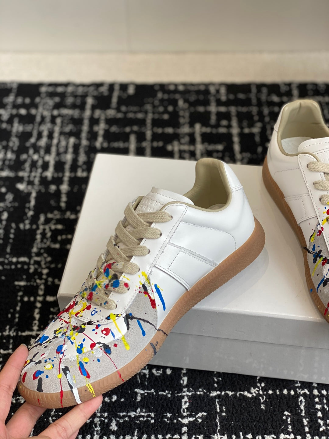 Maison Margiela
Replica Paint low-top Sneakers, White/multicolour