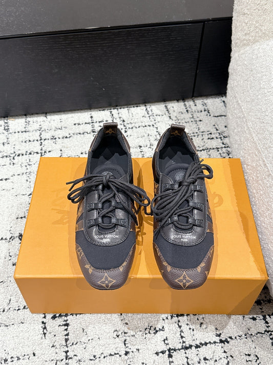 LV SNEAKRINA, Black and Logo Print
