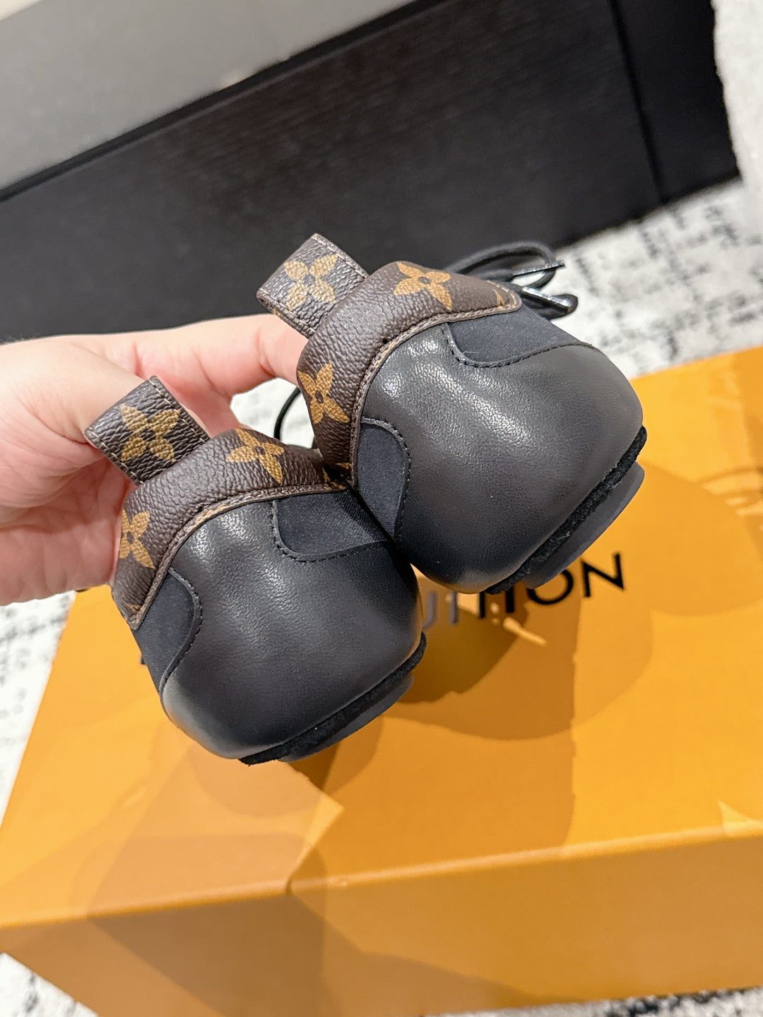 LV SNEAKRINA, Black and Logo Print