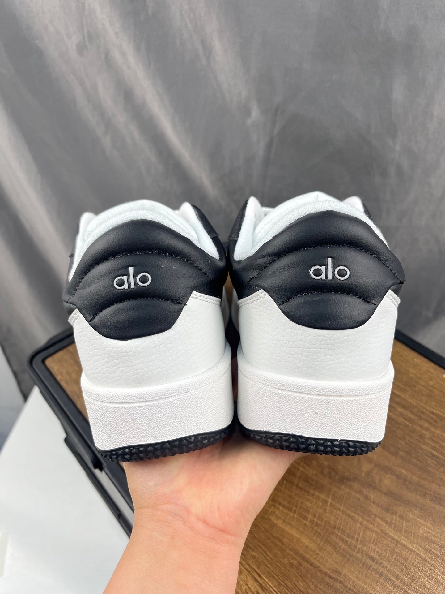 ALO Recovery Mode Sneaker, Black/White
