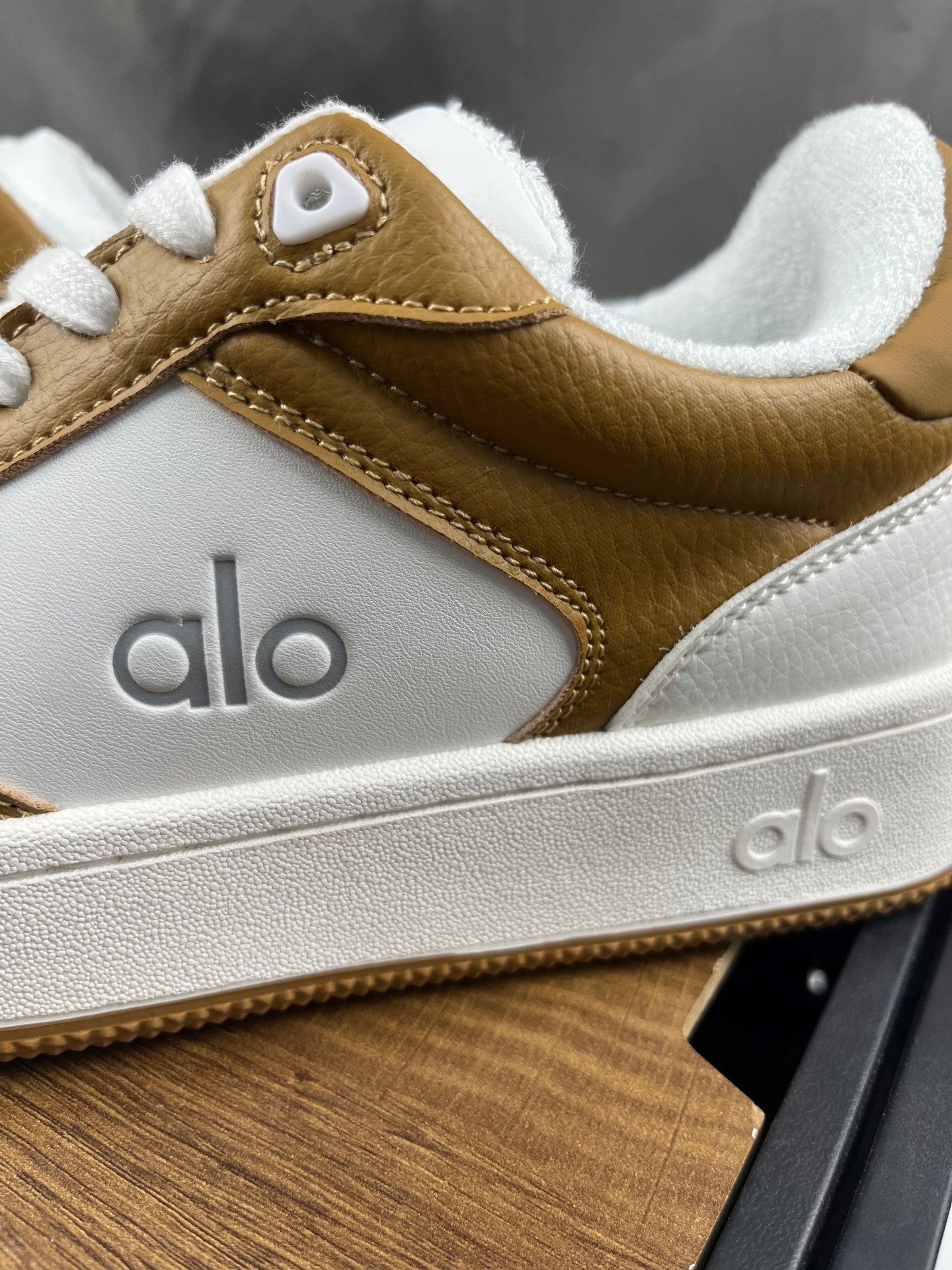 ALO Recovery Mode Sneaker, Gravel/White