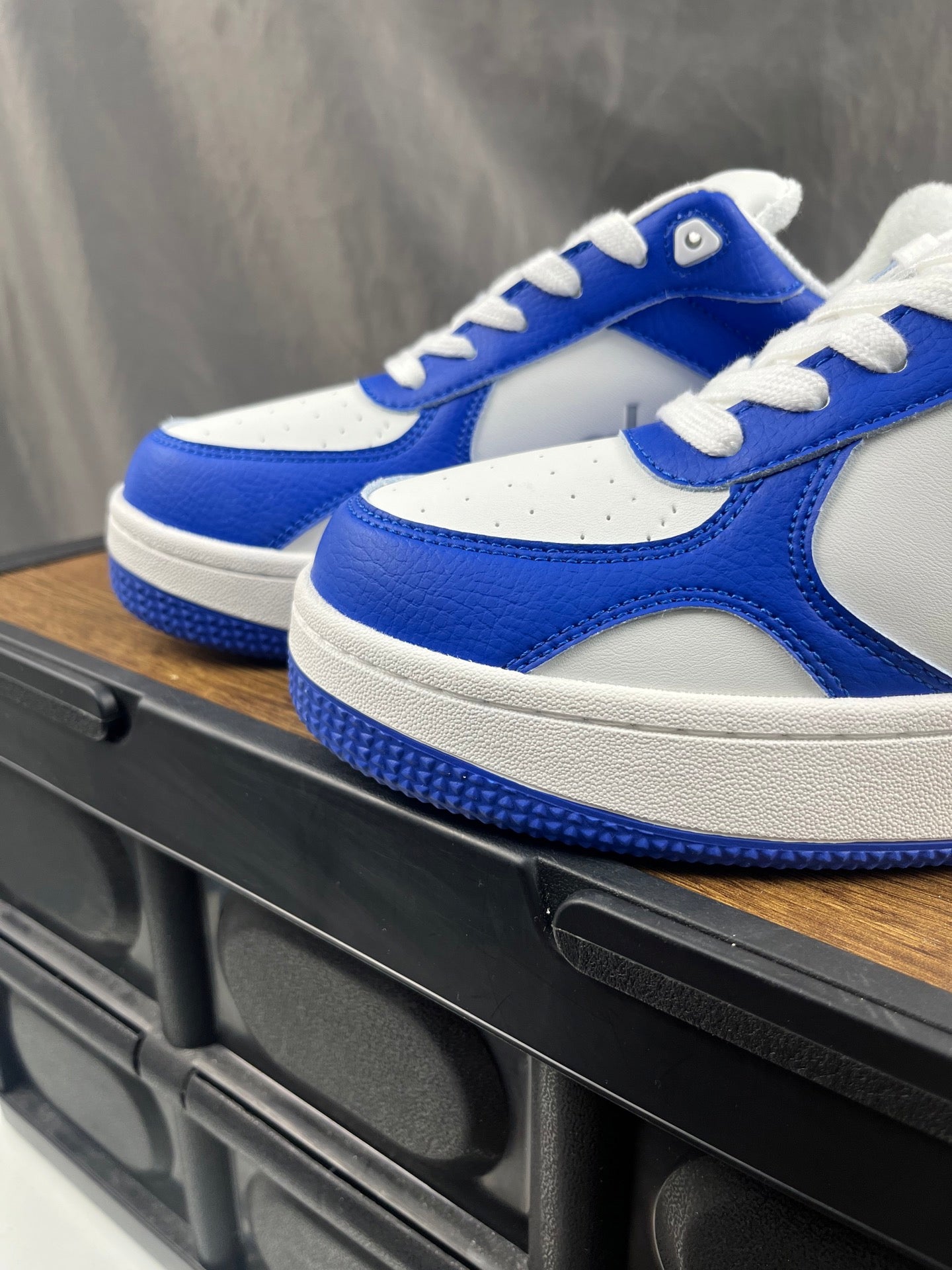 ALO Recovery Mode Sneaker, Navy/White