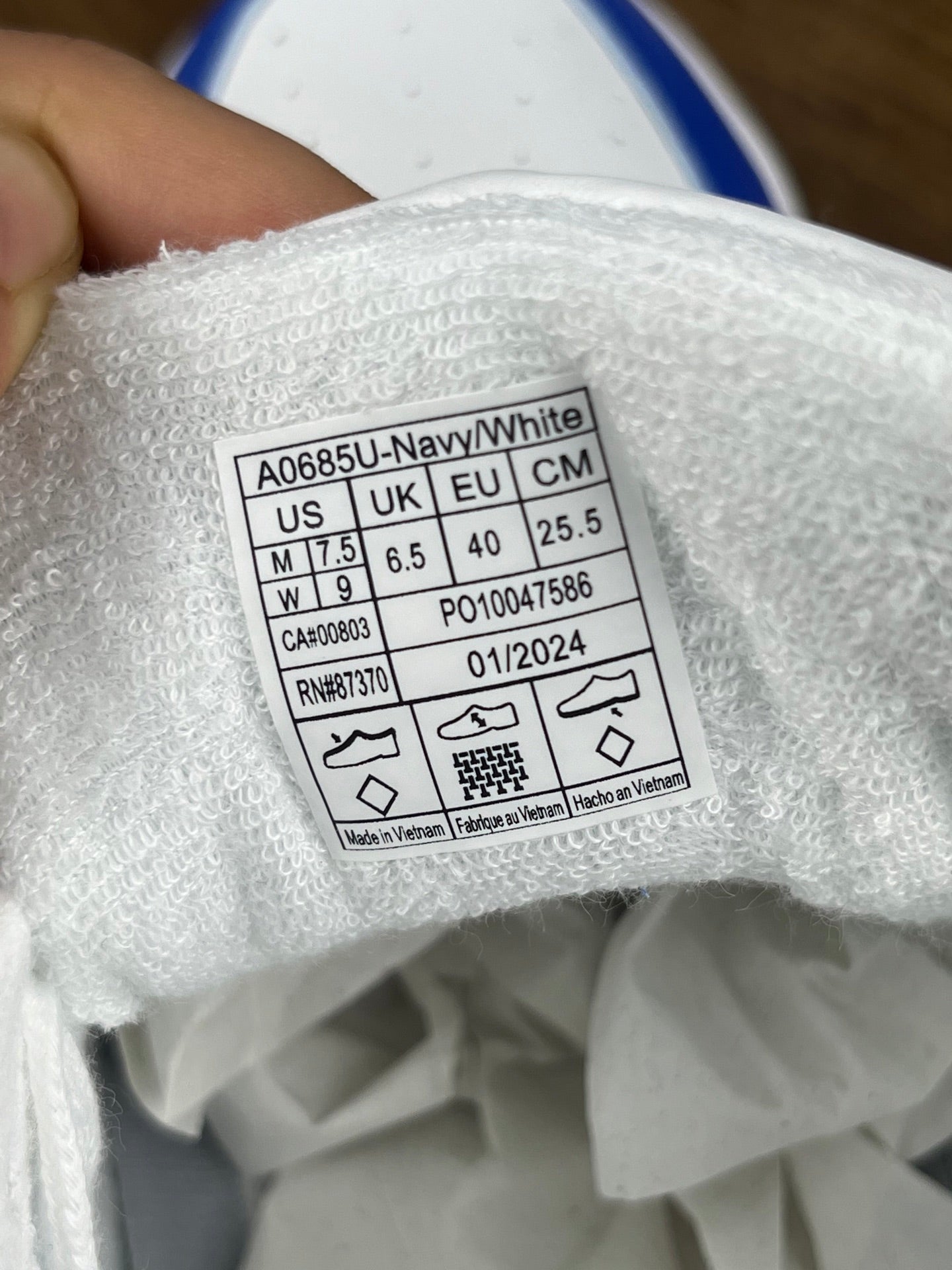 ALO Recovery Mode Sneaker, Navy/White