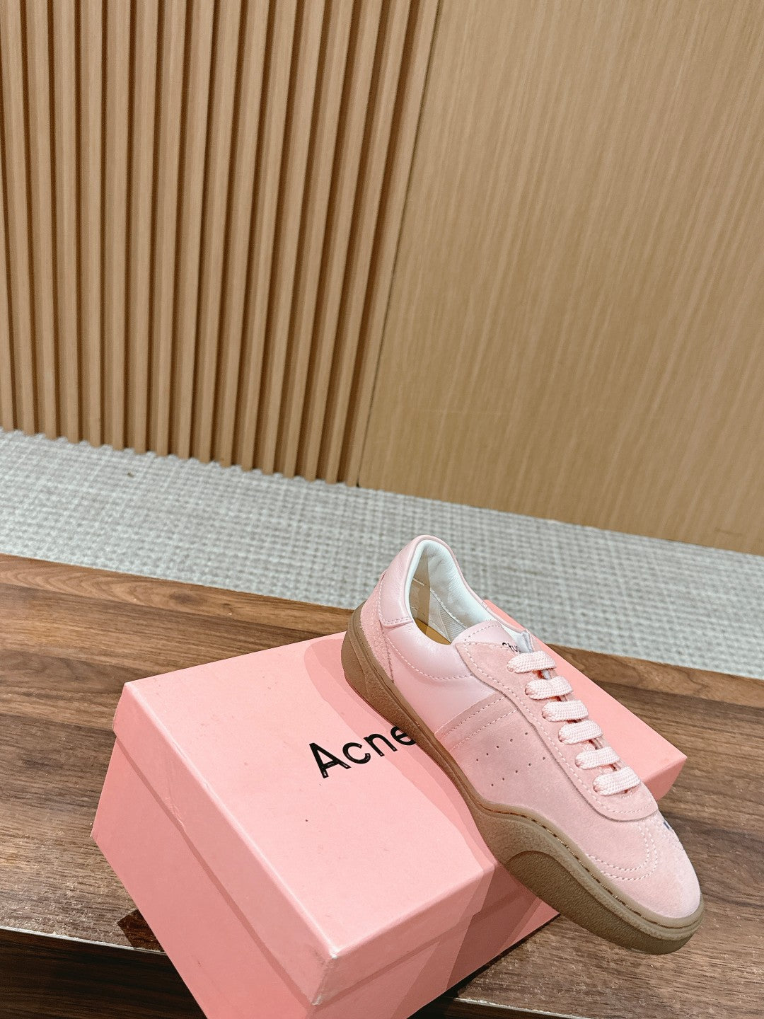 Acne Studios
panelled-design leather Sneakers, Pink