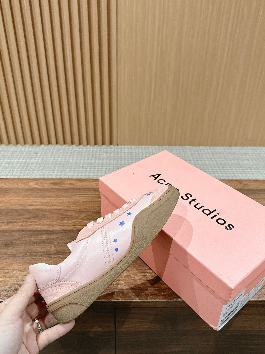 Acne Studios
panelled-design leather Sneakers, Pink