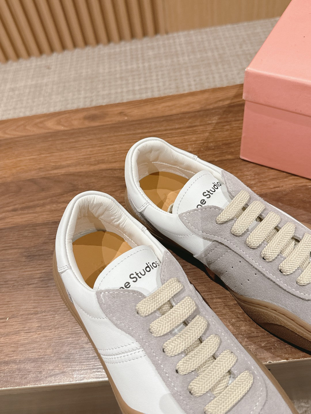 Acne Studios
panelled-design leather Sneakers, White