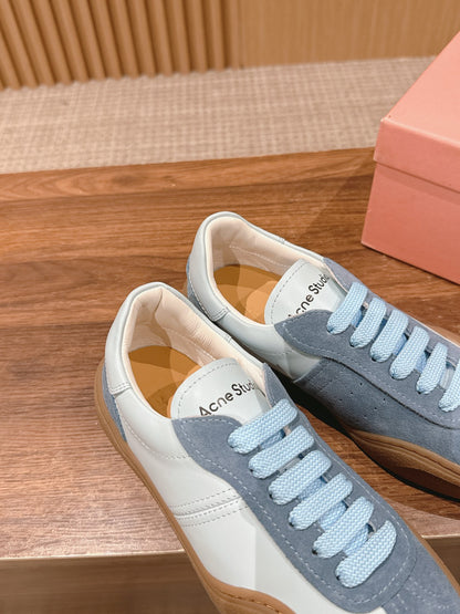 Acne Studios
panelled-design leather Sneakers, Blue